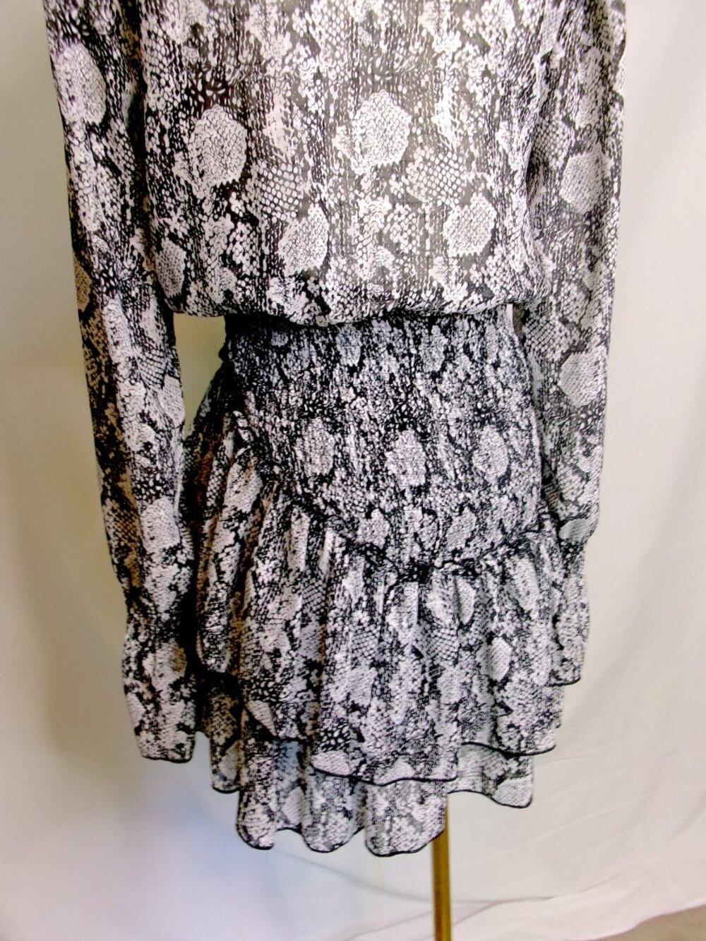 Vestique Snake Print Ruffle Mini Dress Smocked Waist Large - Picture 7 of 9